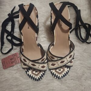 Z London Veloce Black And Tan Size 9.5